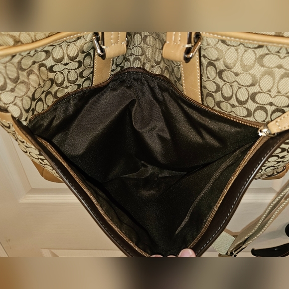 Coach EUC Signature Print Diaper Bag Work Tote 2 Way - Picture 10 of 14